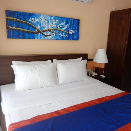 Paradise Beach Hotel Negombo Eksteriør bilde
