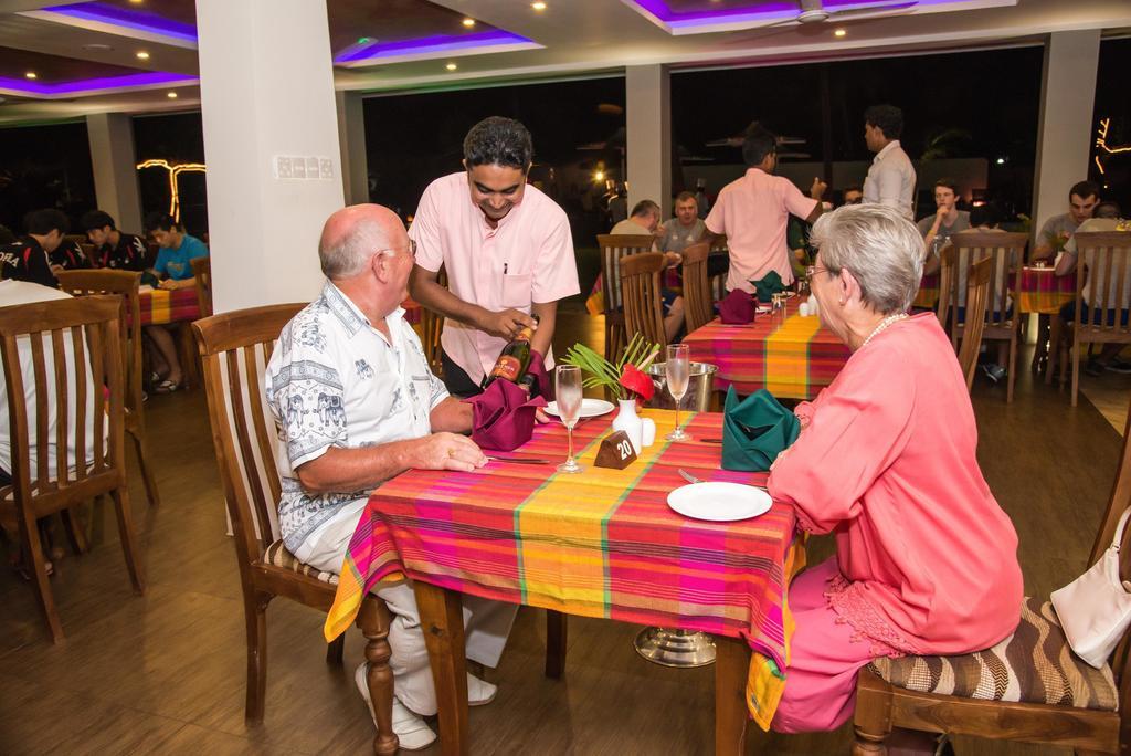 Paradise Beach Hotel Negombo Eksteriør bilde