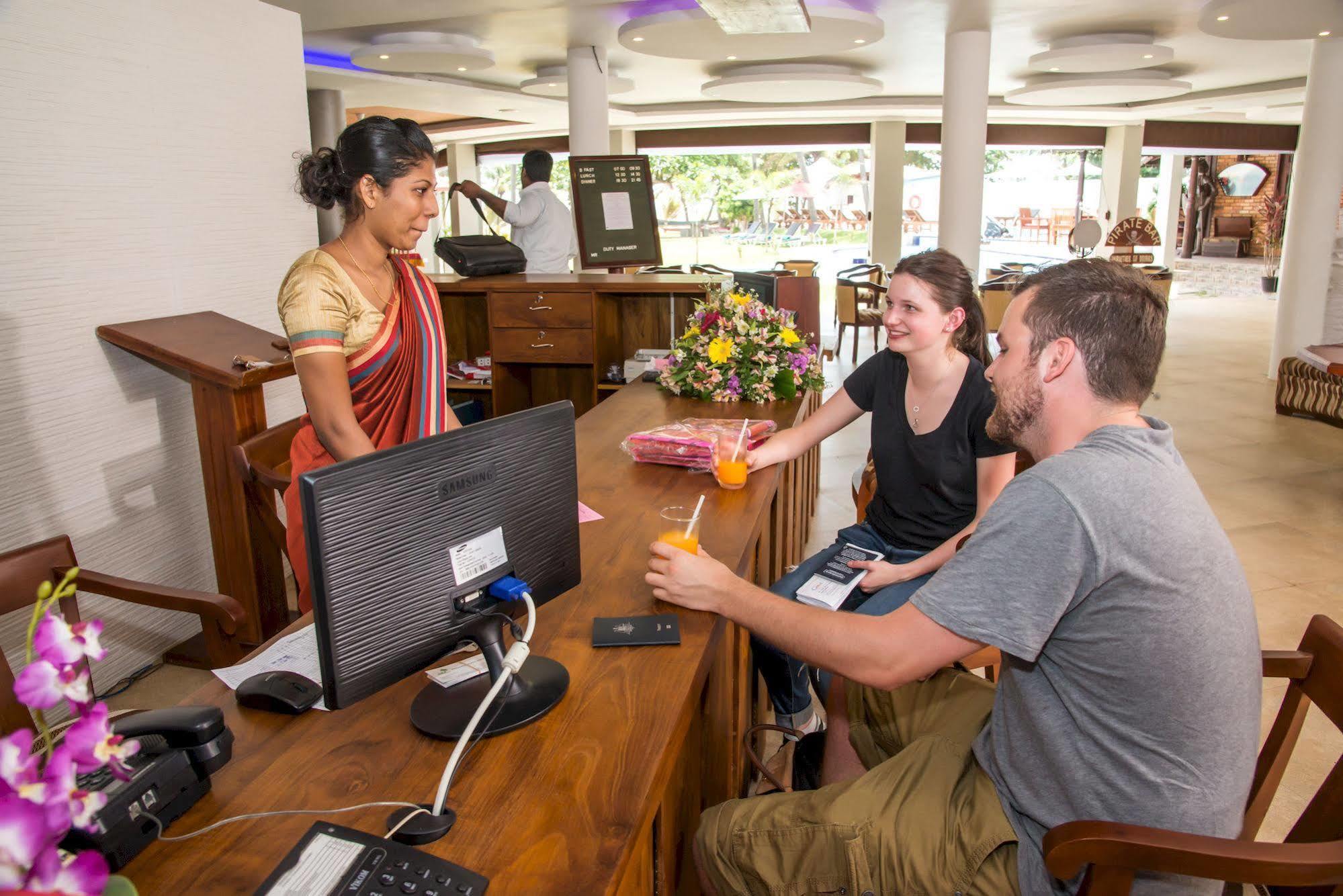 Paradise Beach Hotel Negombo Eksteriør bilde